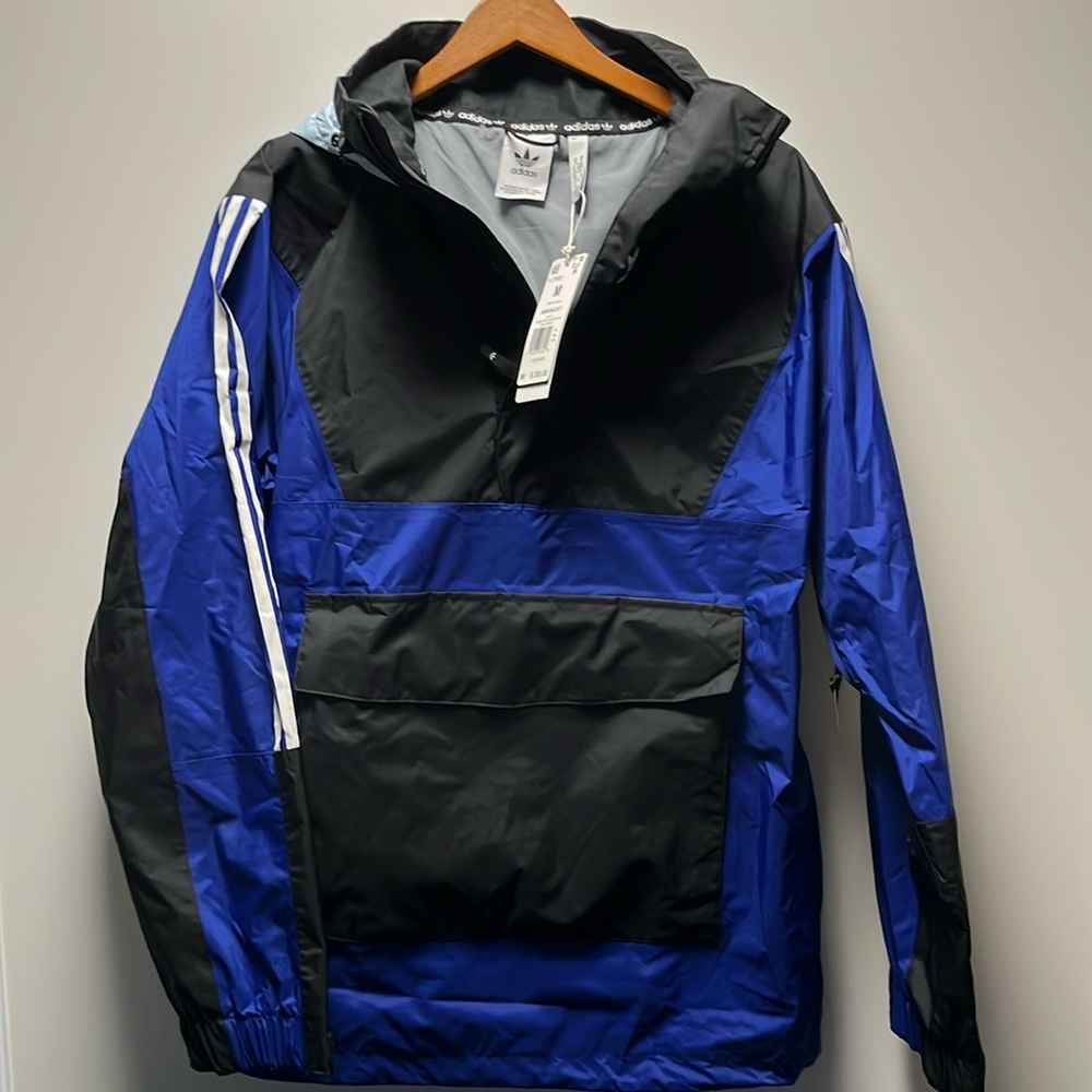 Adidas skateboarding jacket eith hood and larger front pocket med NEW WITH TAGS